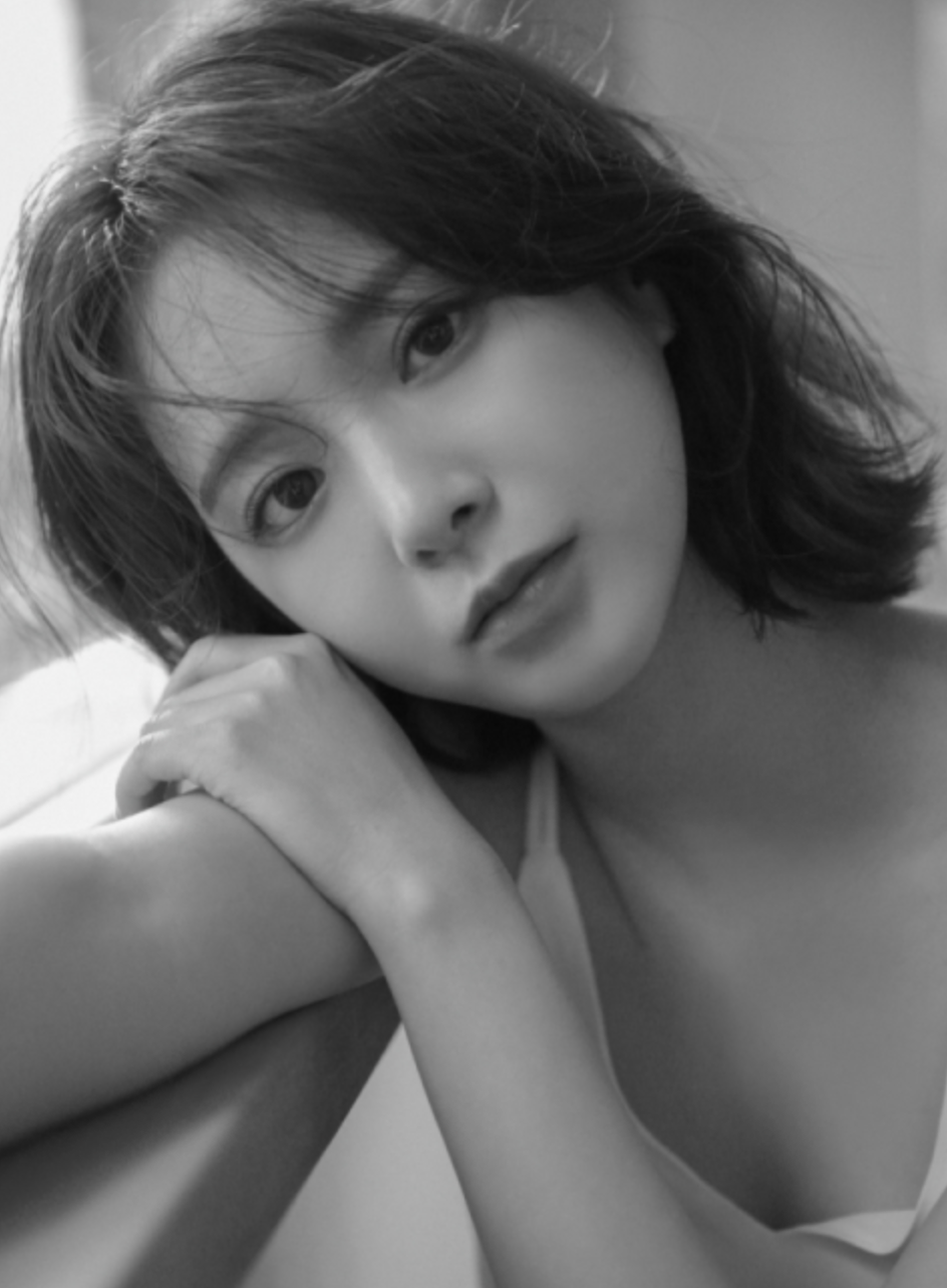 감다예 흑백 화보