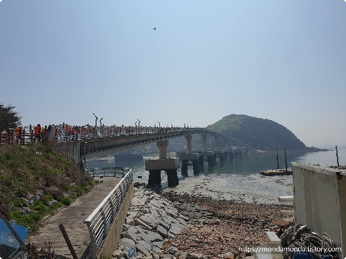 광명항에서 바라본 소무의인도교
