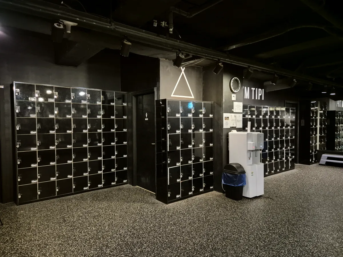 짐티피 서교 1호점 입구