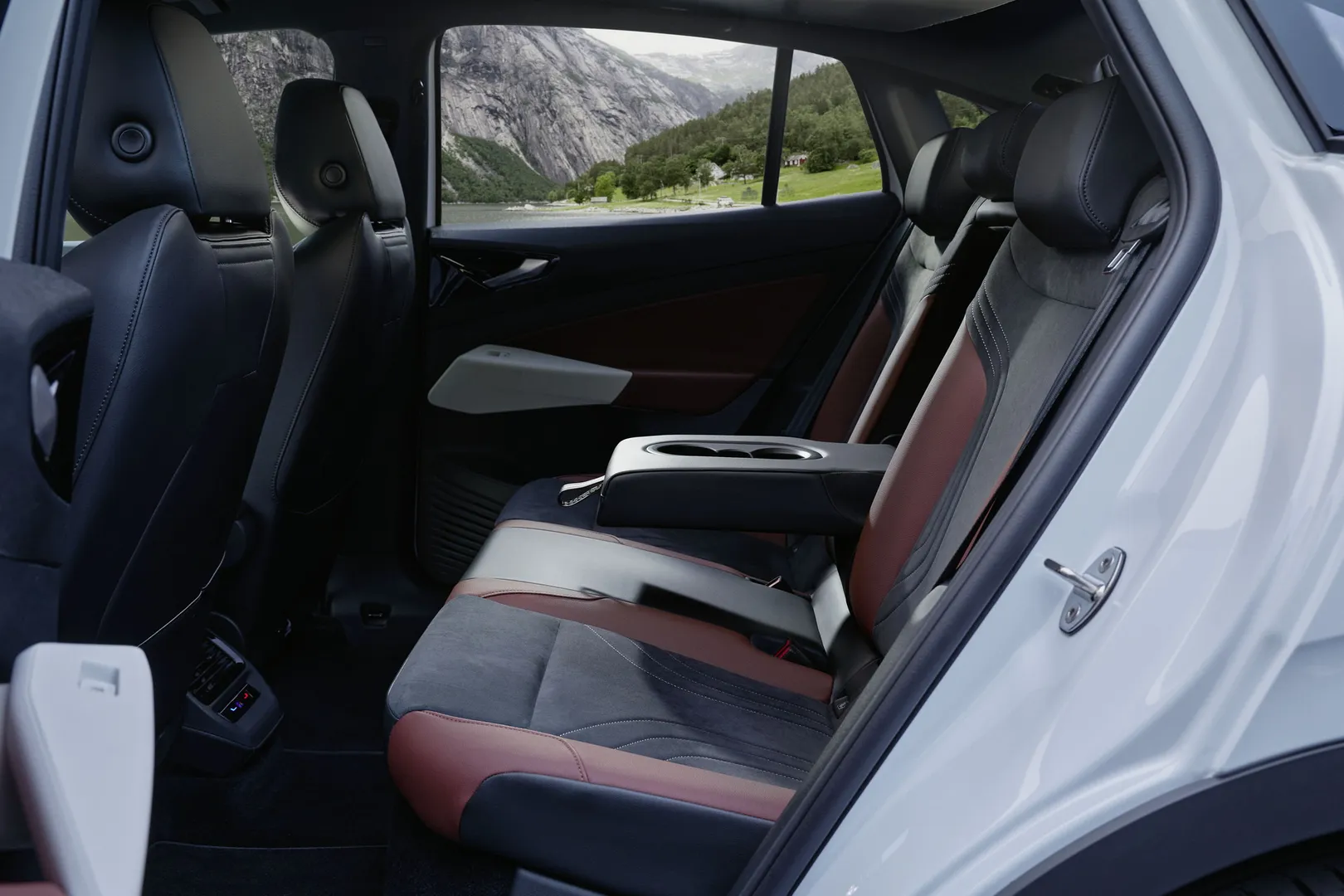 폭스바겐 ID.5 이미지