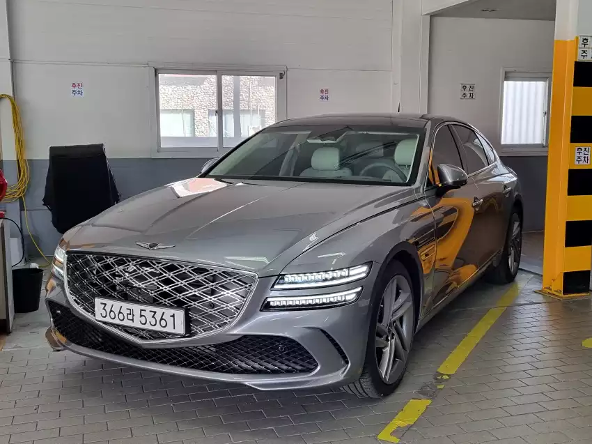 2024 G80은 제네시스의 중심 모델로 자리를 잘 지킬 듯합니다.