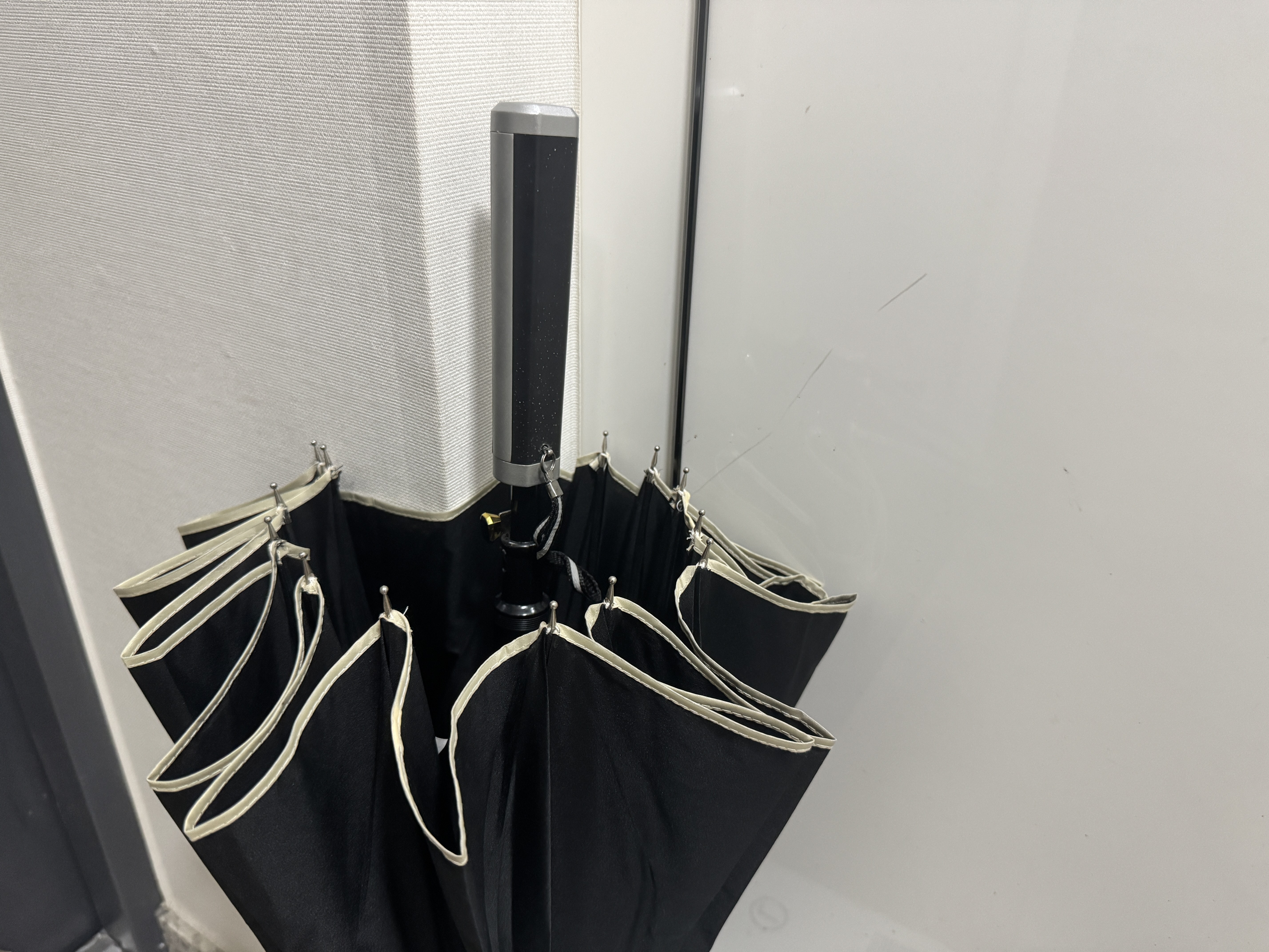 우산 관리법 총정리! 오래 사용하려면 꼭 알아야 할 생활 꿀팁