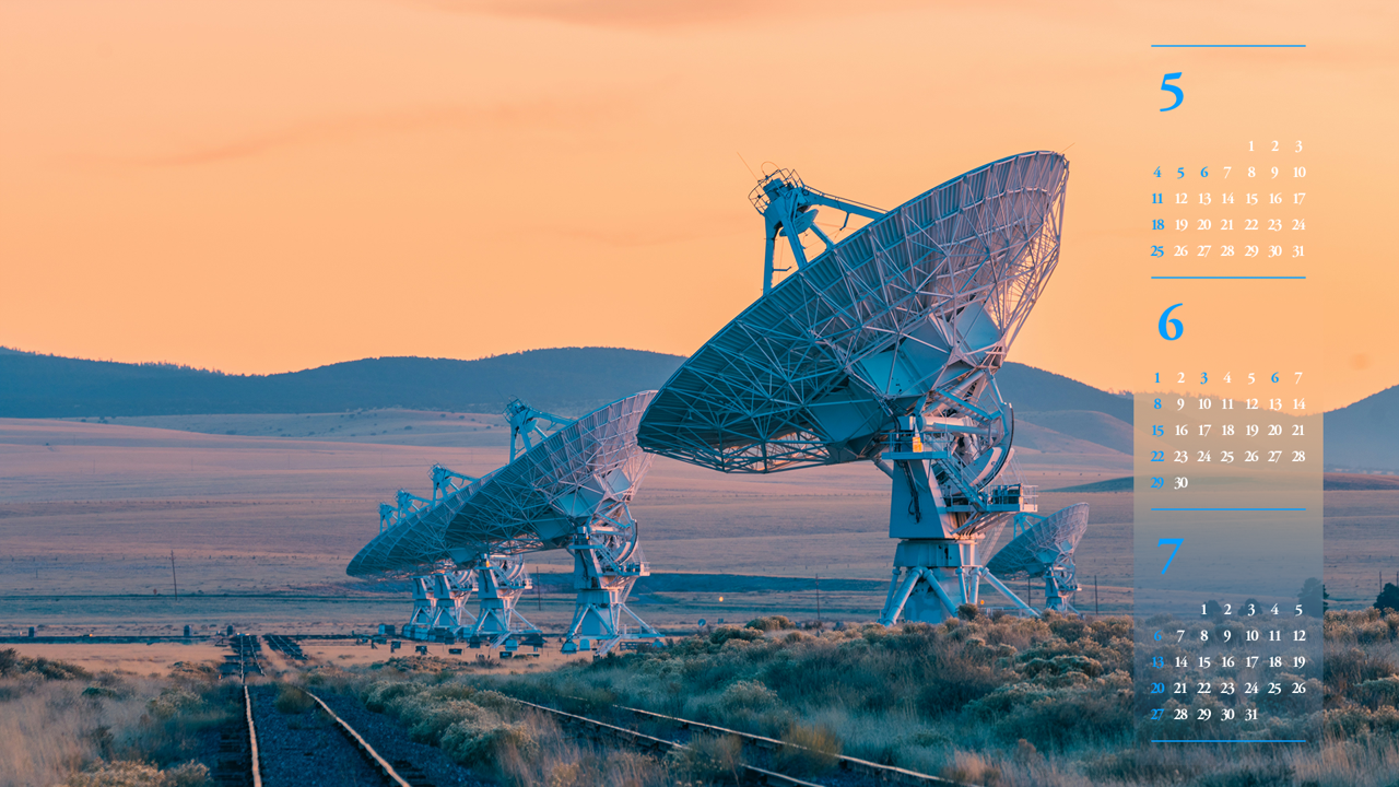 08 전파망원경과 노을 B - 2025년6월 노트북배경화면