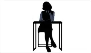 무릎을 포개어 앉았을 때