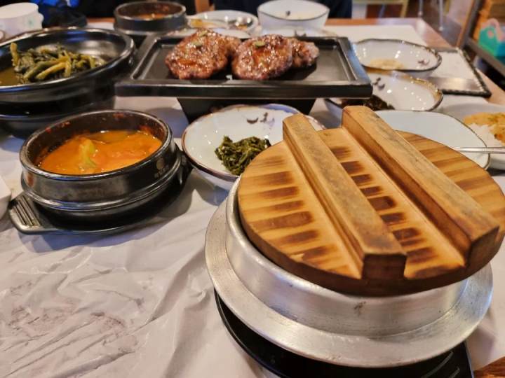 이천쌀밥 궁중음식 전문가 보리굴비 간장게장 떡갈비 불고기 한정식 이천 맛집