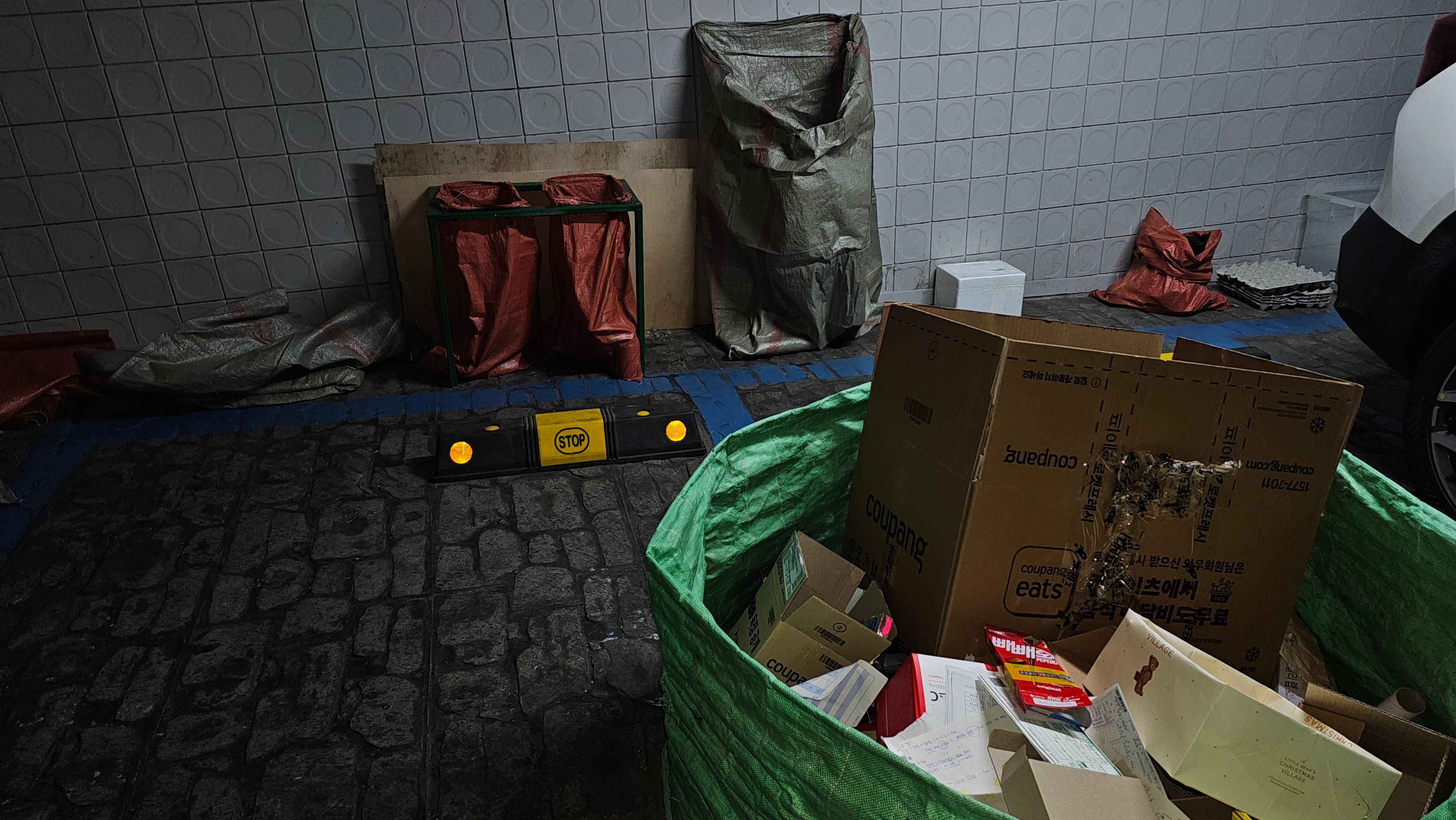 부탄가스&middot;에어로졸 스프레이 용기 분리배출 전 주의사항 사진