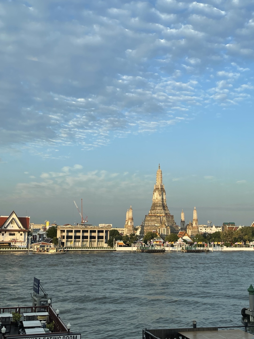 리바 아룬 옥상 식당에서 본 아침 뷰