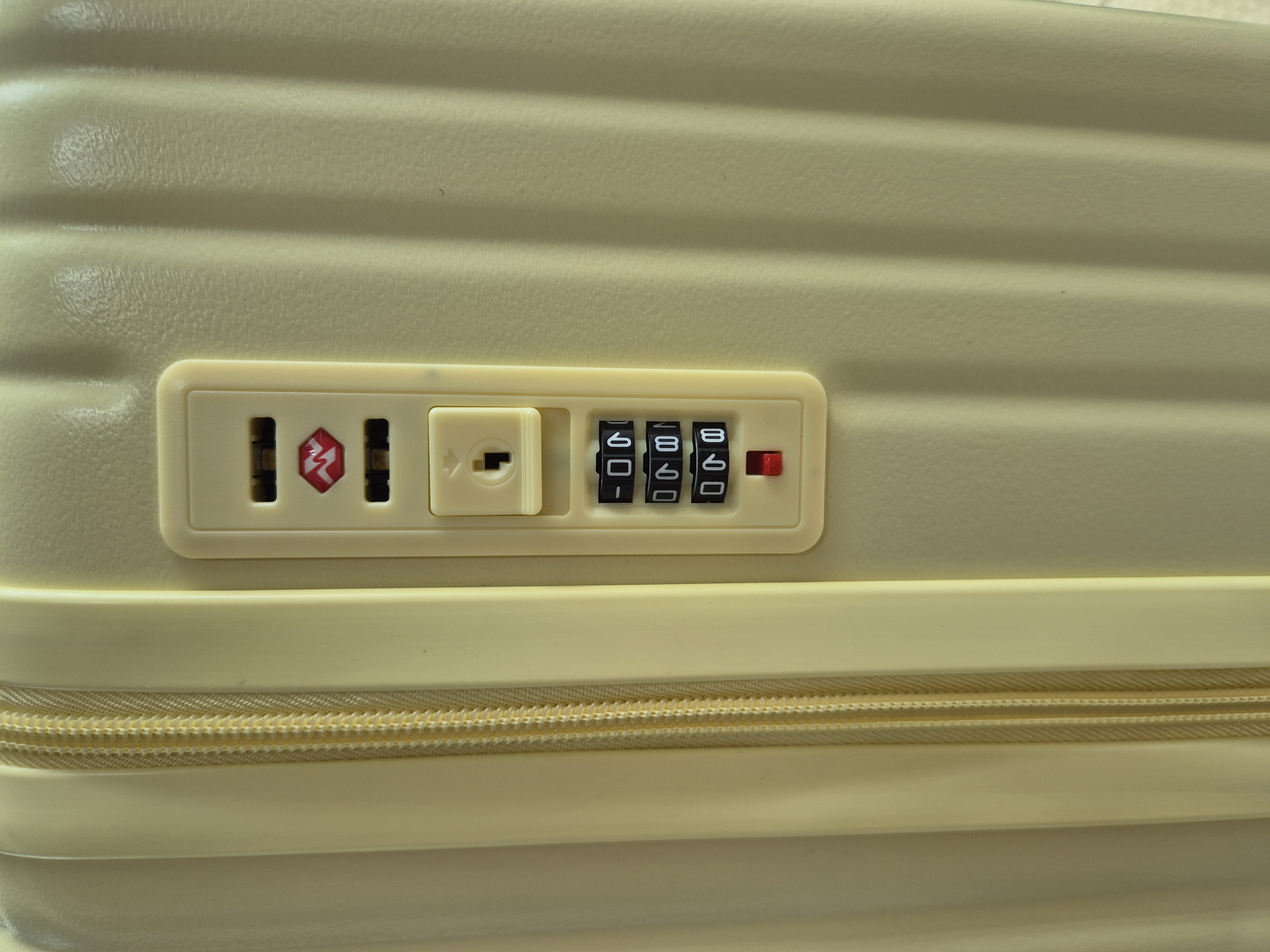 테무 18인치 기내용 캐리어