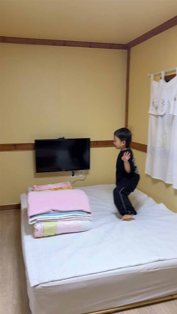 전주-한옥마을숙소추천-마당예쁜집-실내침대