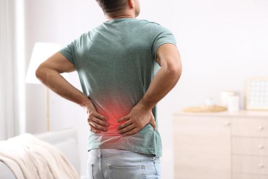 허리 통증, 어떤 질환 때문일까? – 허리 통증 관련 질환 총정리