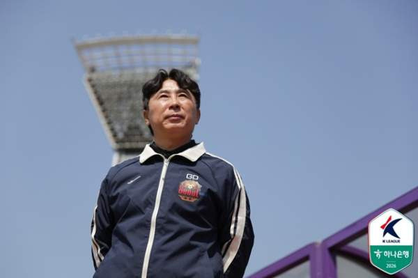김기동 감독상: 4월 이달의 감독상 수상! FC서울 선두 질주와 역대급 대기록 분석