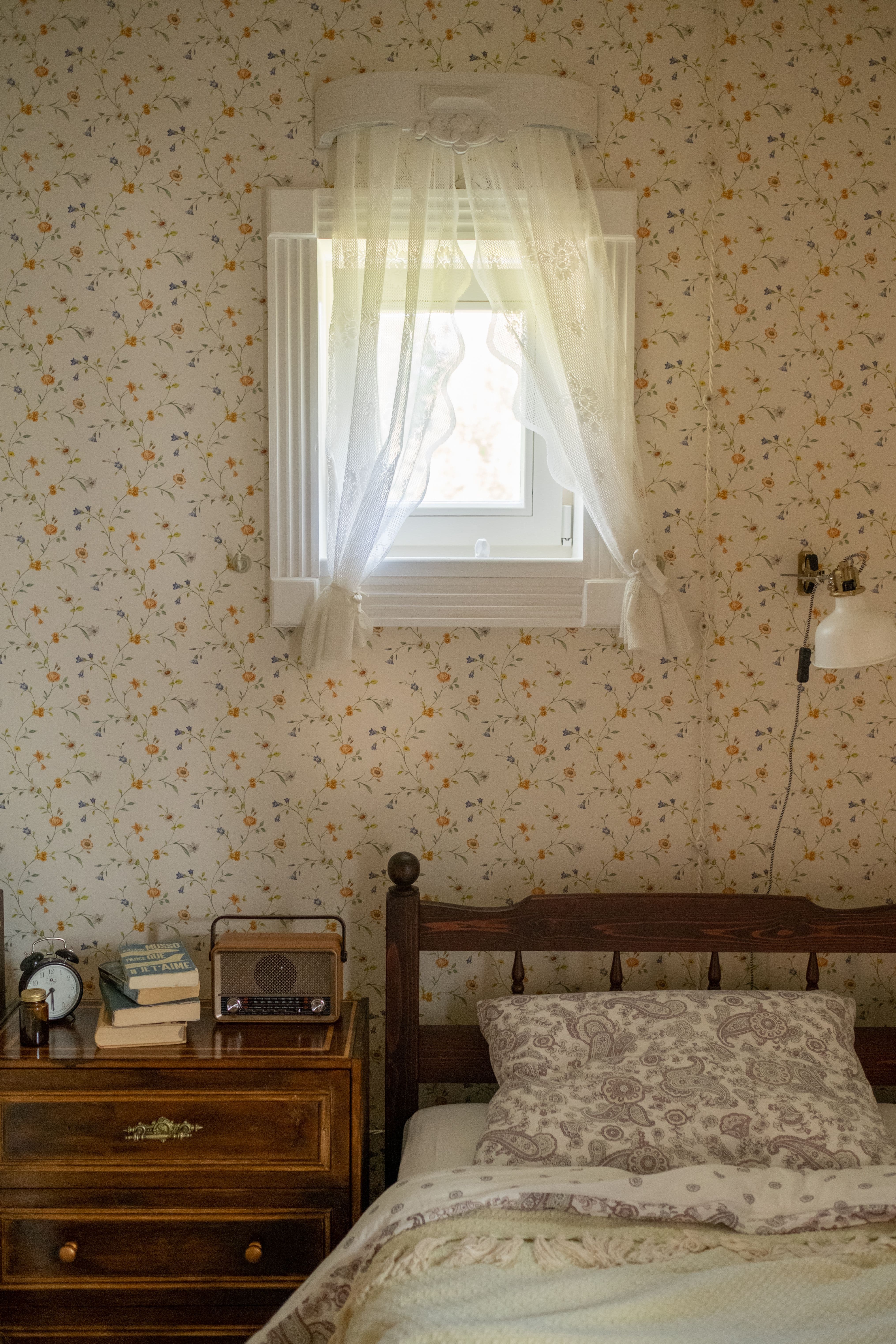 숙면을 돕는 생활 습관 침실환기하기