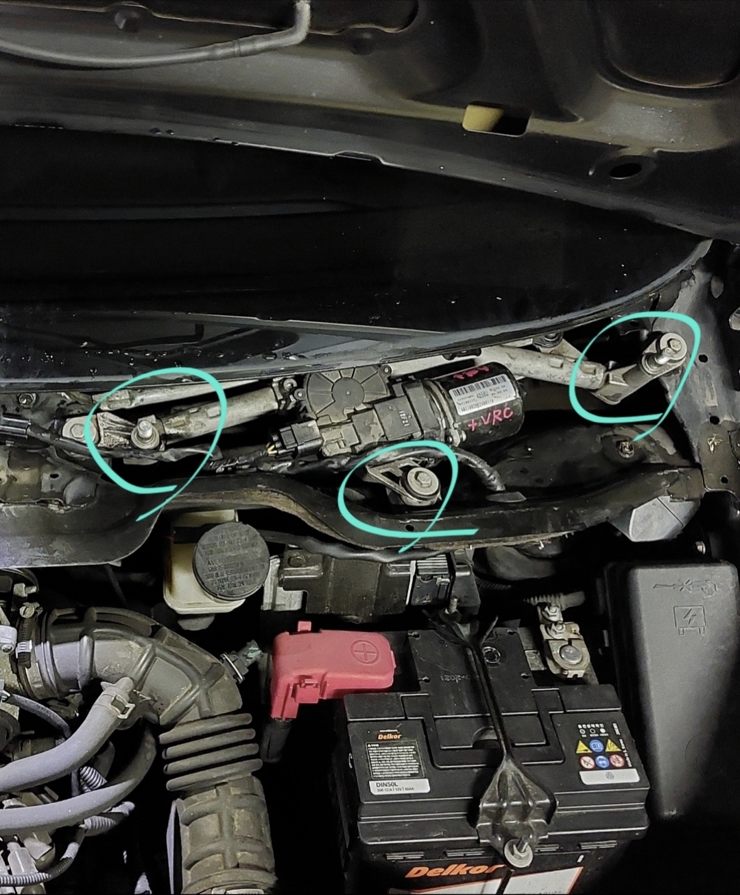 쉐보레 12년식 스파크 와이퍼 모터 고정볼트는 10미리 볼트 사진