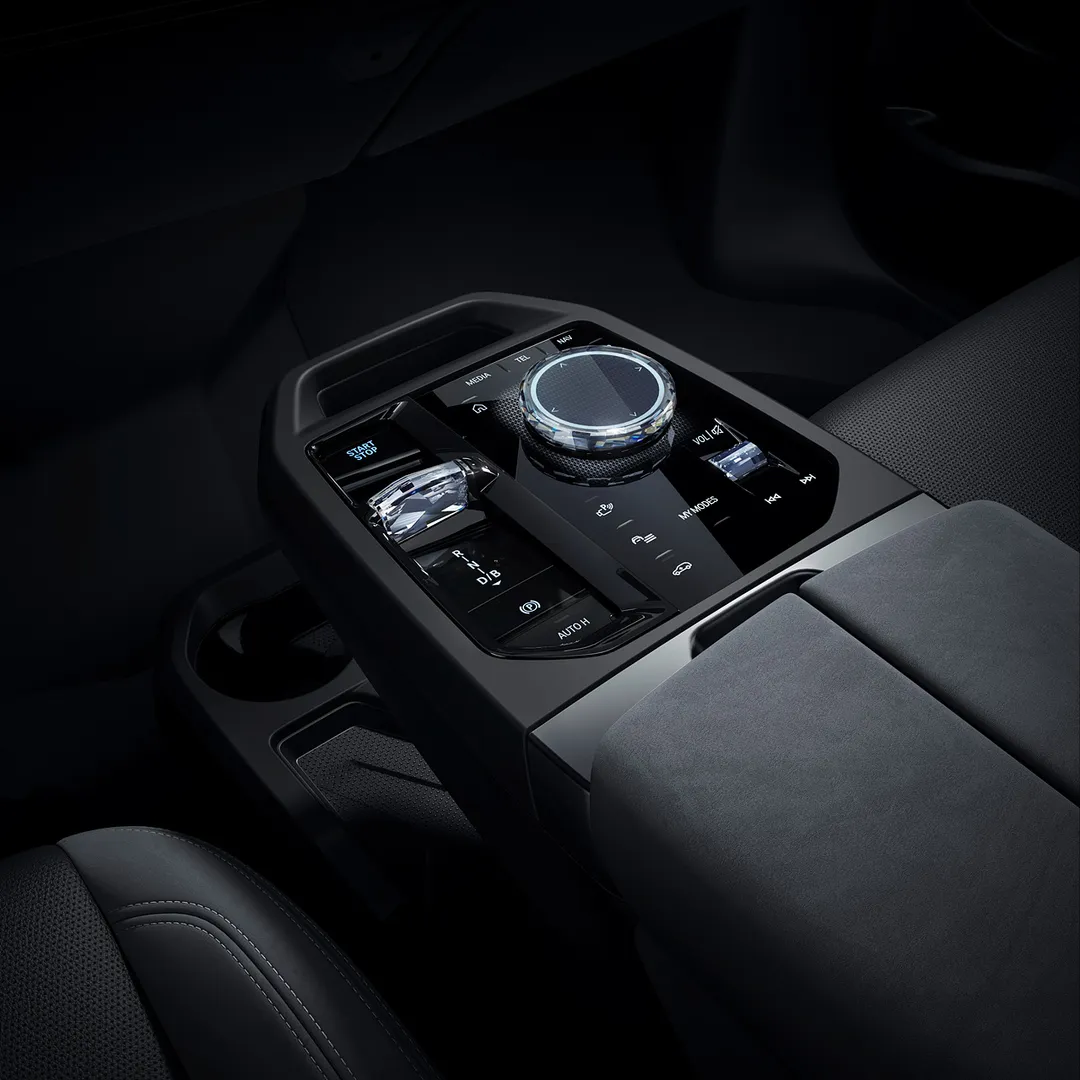 BMW iX M70 정보 관련 이미지