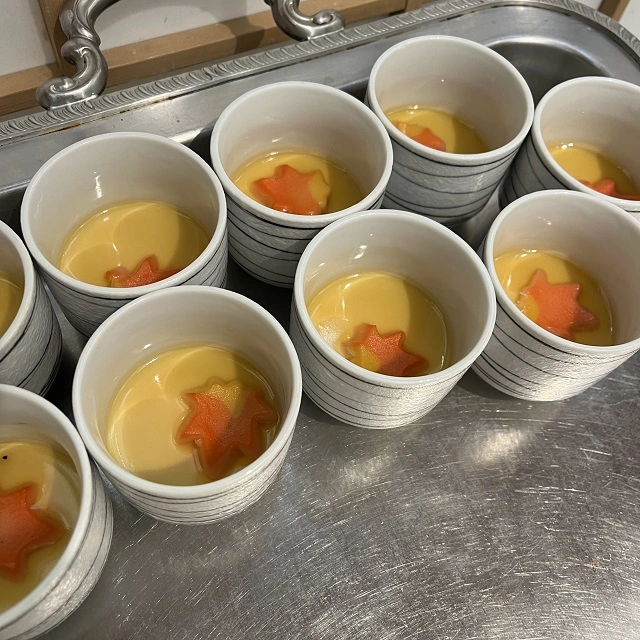 귀여운 비주얼의 계란 푸딩