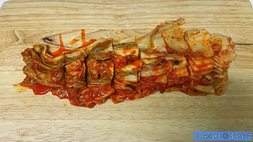 김치-도마에-썰기