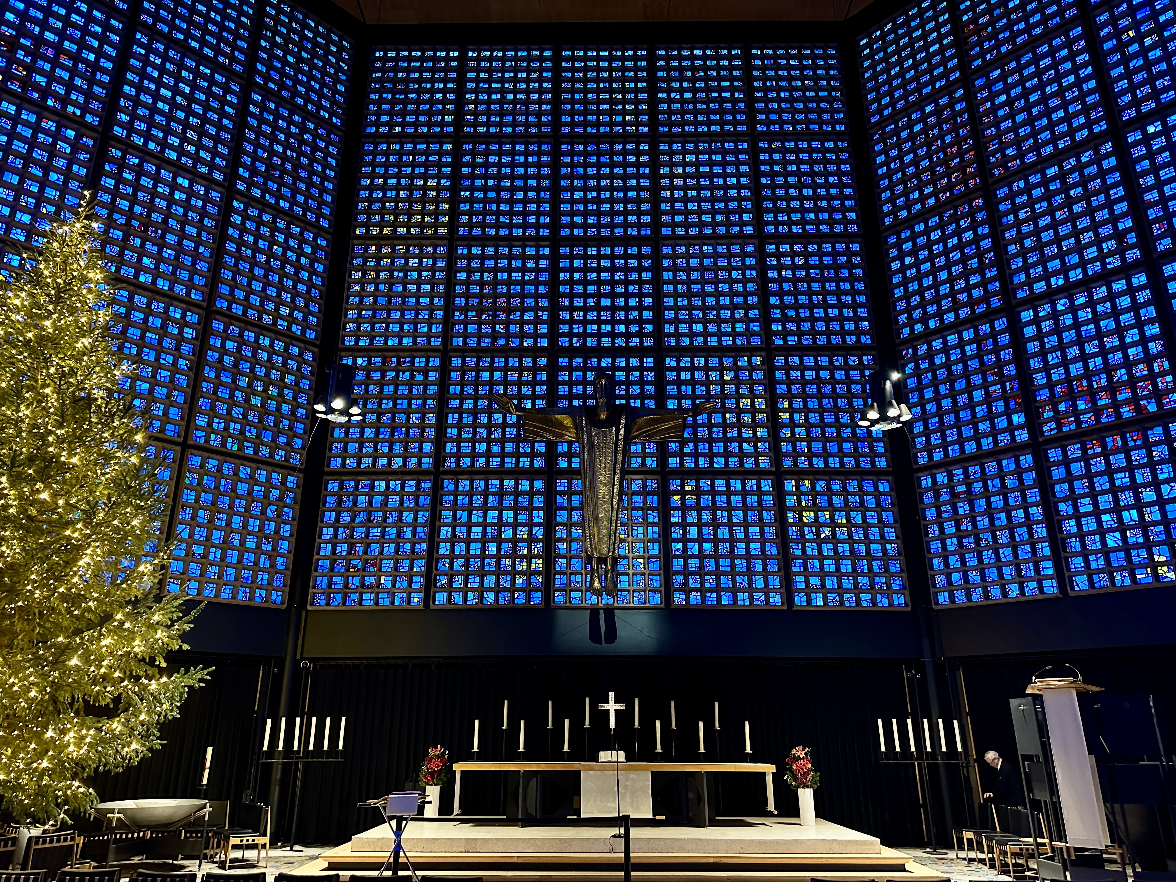 카이저 빌헬름 기념 교회 스테인드글라스