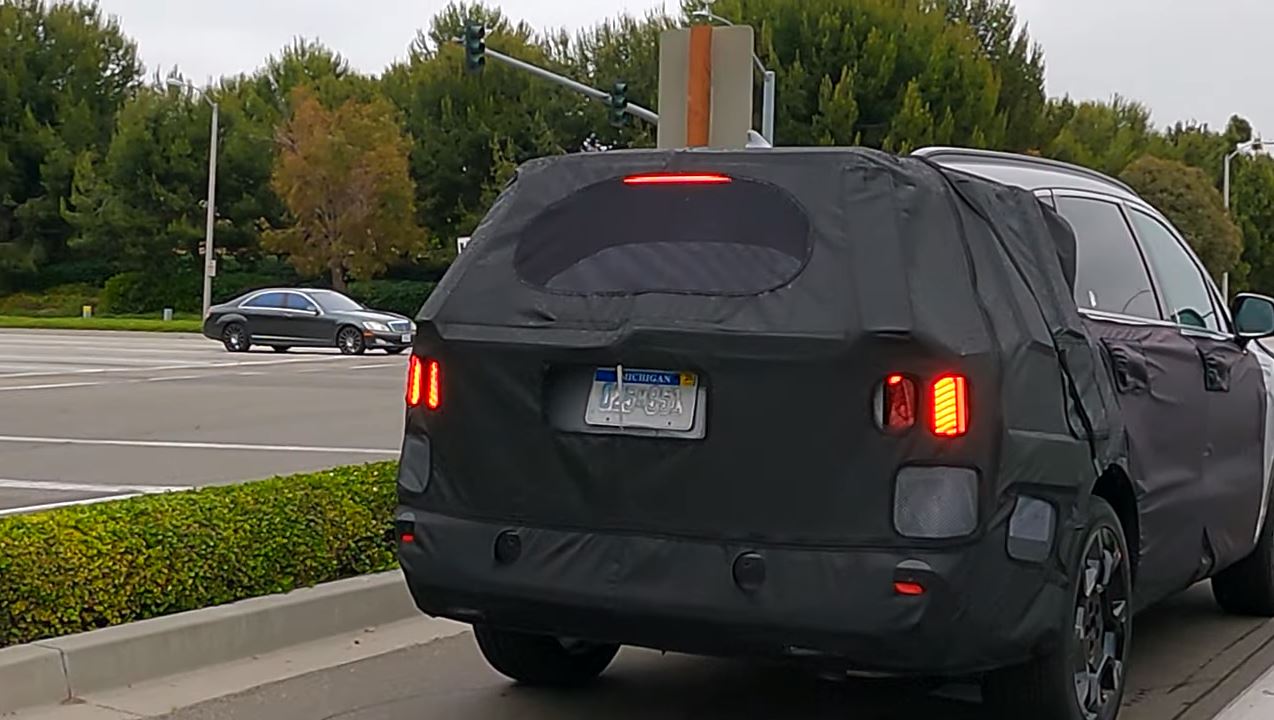 기아 '쏘렌토 페이스리프트' 위장막 테스트카