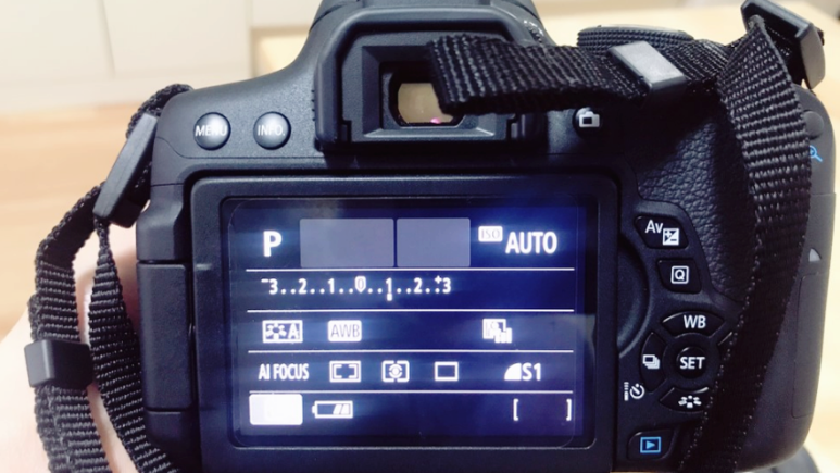 입문용 DSLR 캐논 750D 4