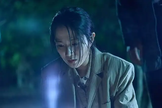 살목지 돌탑에 소원 영화 일부 장면