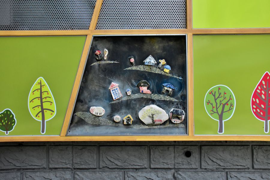 동구의 역사를 사진으로 보여주는 벽화