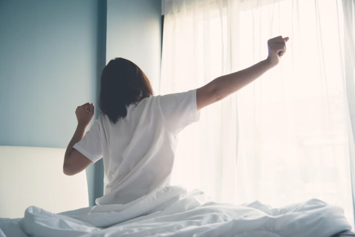 기지개-하는-여성