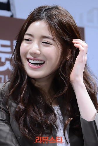 신인 배우 정은채의 데뷔 초 시절 모습