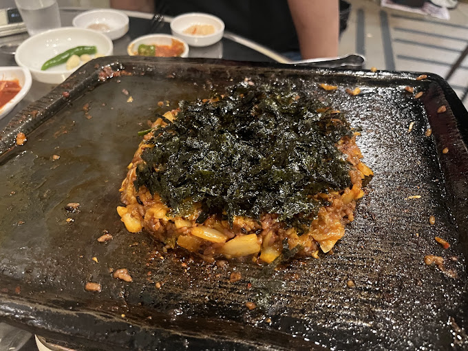 마포 합정동 삼겹살 '신김치생삼겹살'