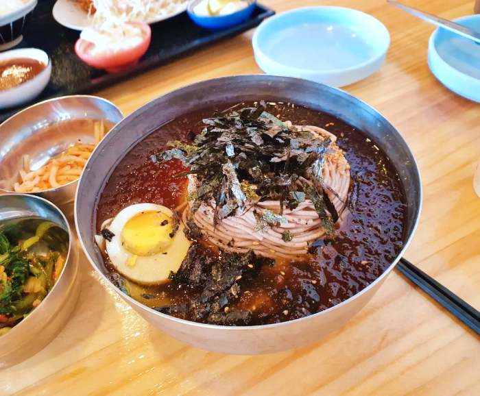 식객 허영만 백반기행 안재모 편 물 막국수 비빔막국수 들기름막국수 온면 돈가스 고양 원당 맛집 소개