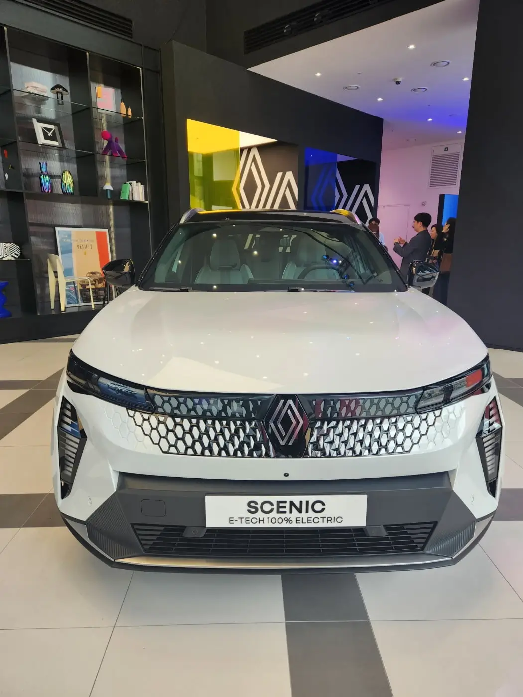 르노 세닉 이미지