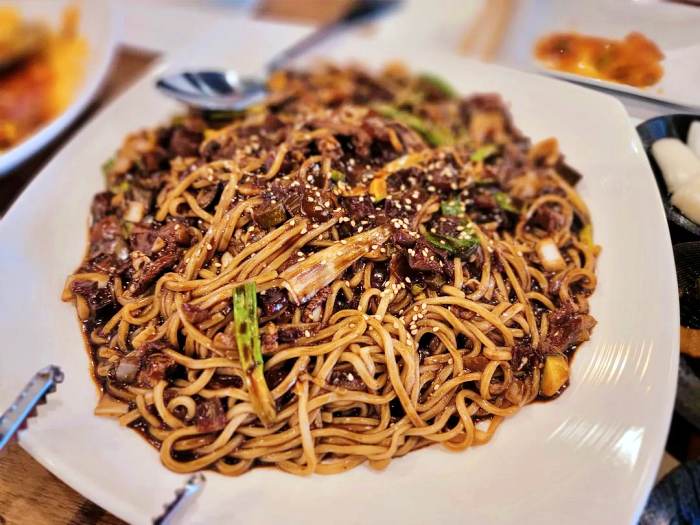 놀라운토요일 서울 경동시장 매운 우삼겹 쟁반짜장 맛집