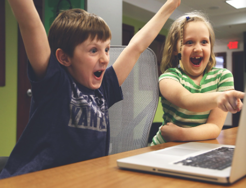 전원 옵션 고급 설정 창에서 무선 어댑터 설정을 최대 성능으로 변경하는 화면