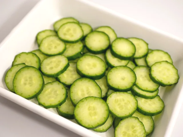 연근샐러드 재료 오이 손질하기