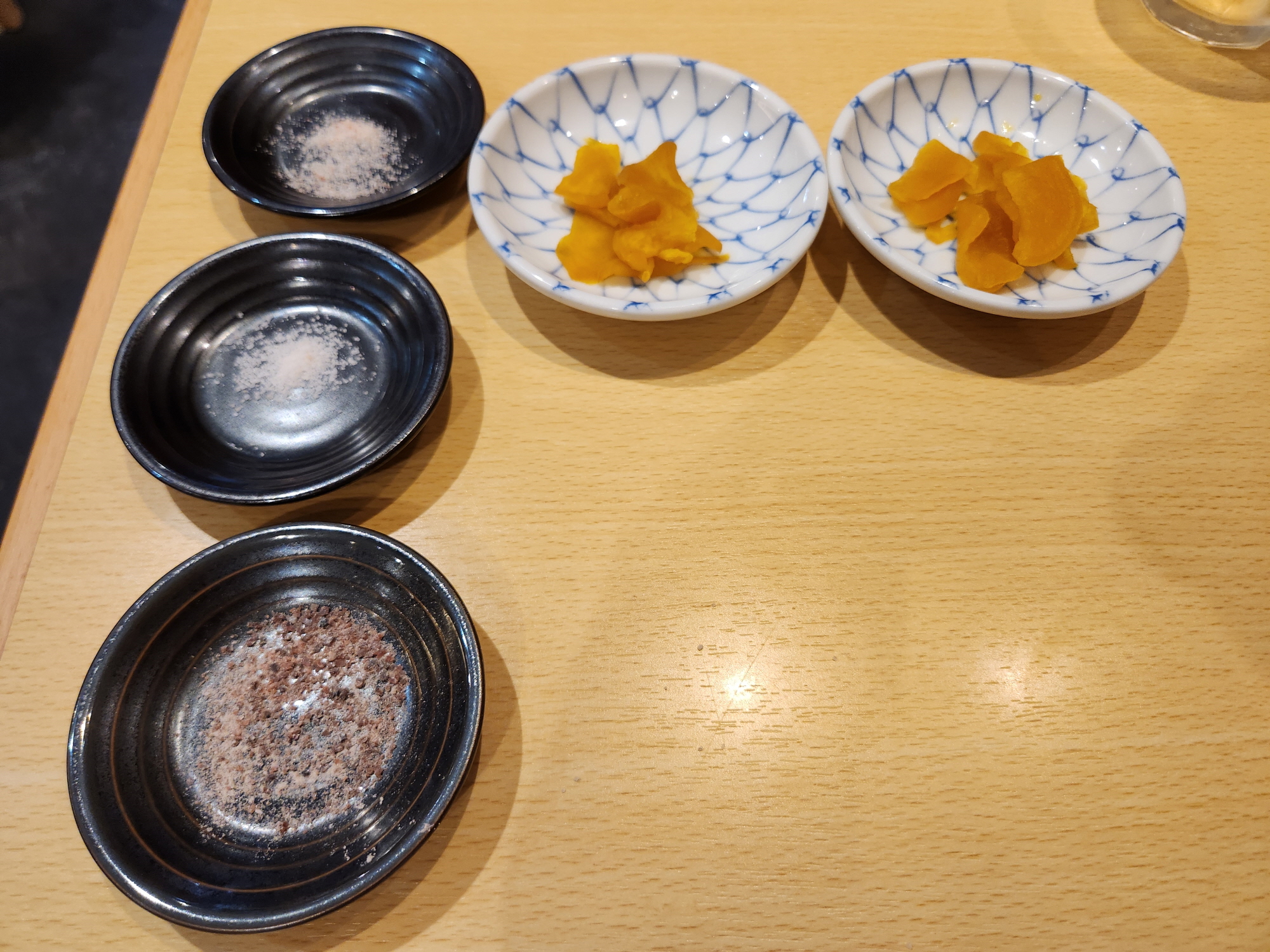 아오키돈카츠 - 반찬1