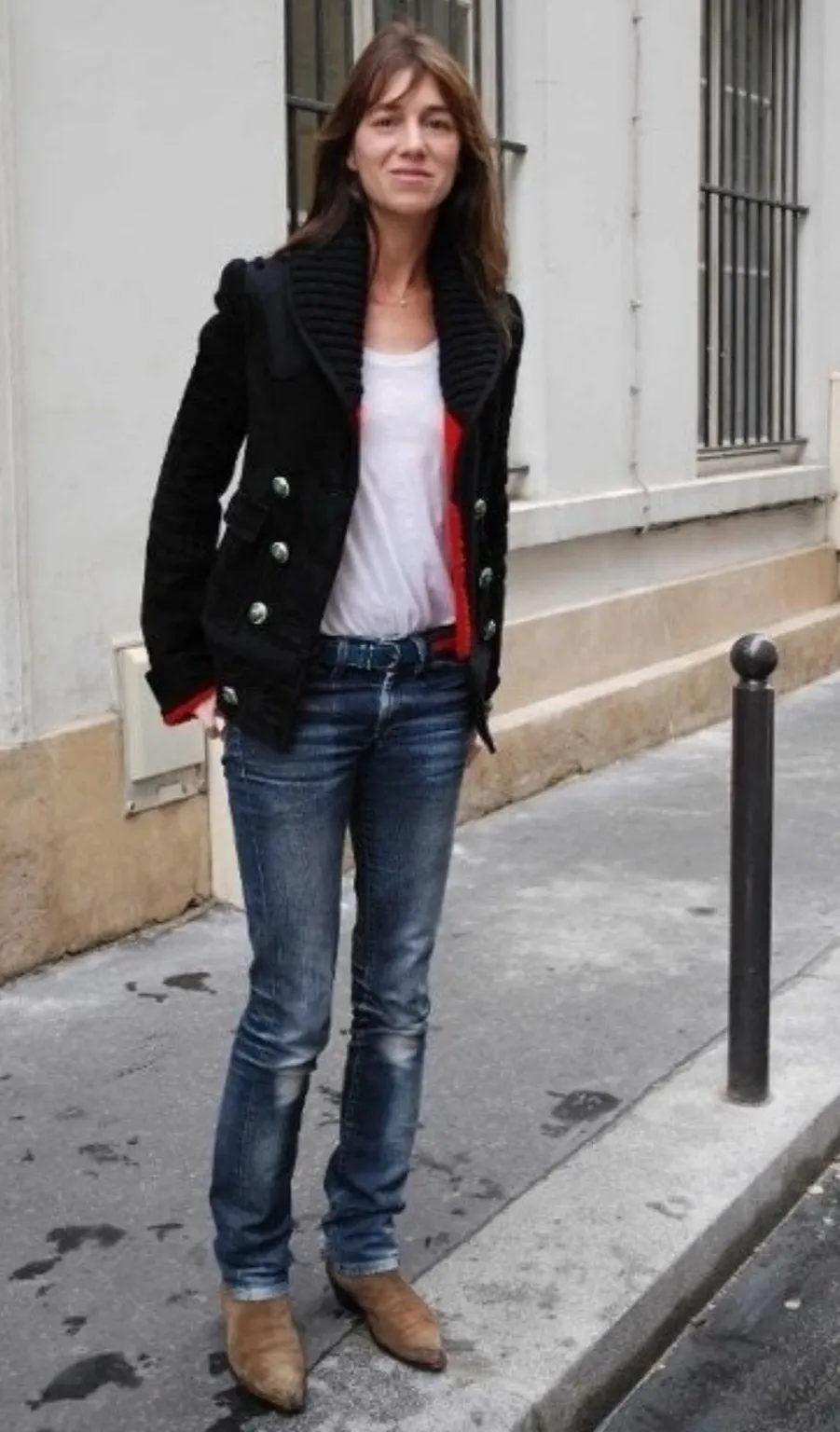 가을 트렌치코트,트렌치코트 스타일링, 샤를로뜨 갱스부르, 제인 버킨, 프렌치 시크, 프렌치 패션,클래식 아우터,여성 트렌치코트, 셀럽 스타일, 버버리 트렌치코트