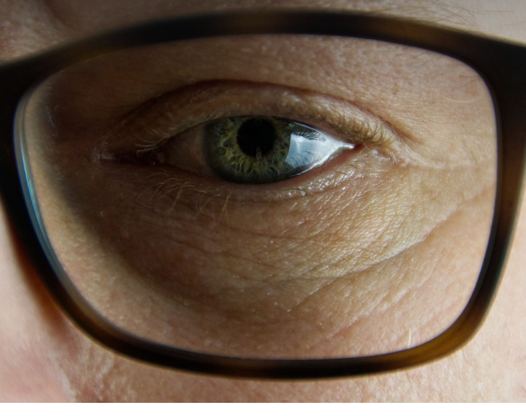 안경착용 관련 사진