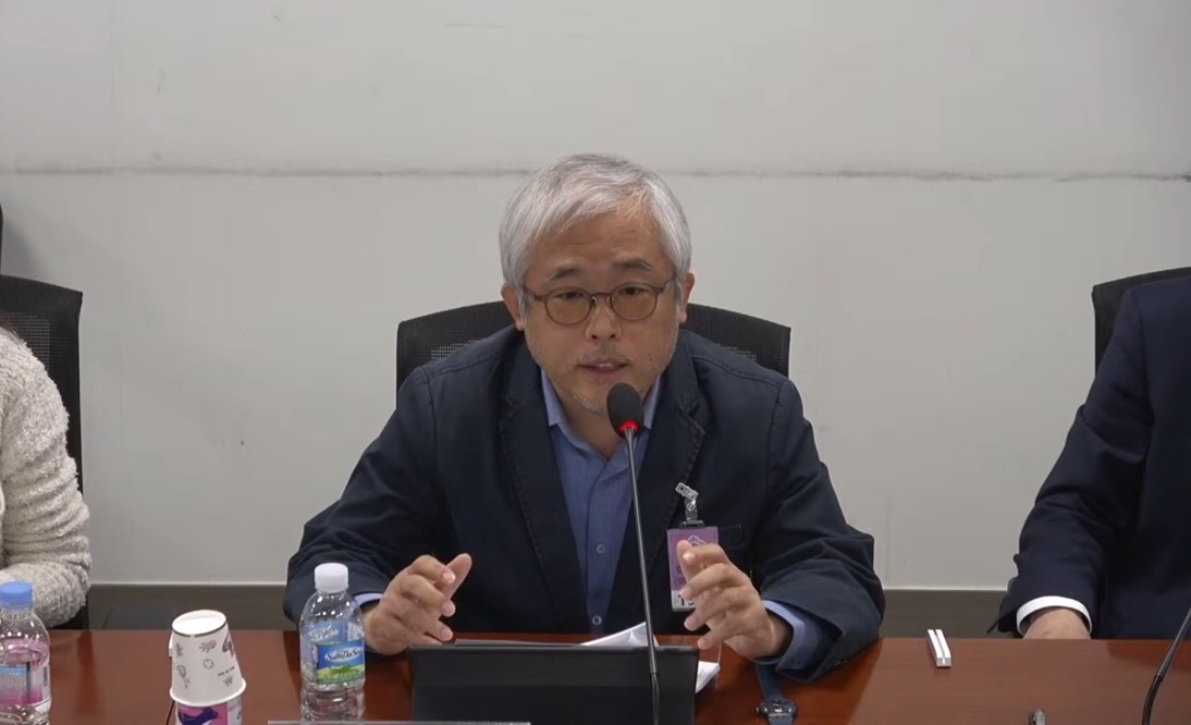 홍윤철 과장이 &ldquo;전공의의 기본적 수련환경 노동환경 개선 없이는 의료개혁이 일어날 수 없다. 그중 가장 중요한 사안은 수련 및 노동환경의 개선&rdquo;이라고 발언
