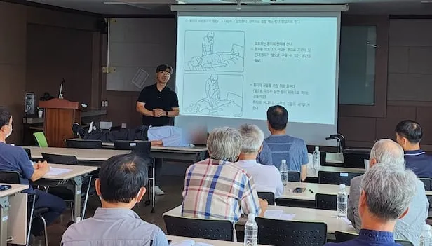 남자 요양보호사 하는일 자격 전망 직업 정보 총정리_6
