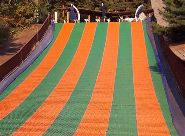 더비랜드 슬레이드힐