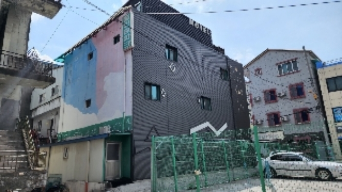 제천지원2022타경783 본건 1, 2 측면 전경