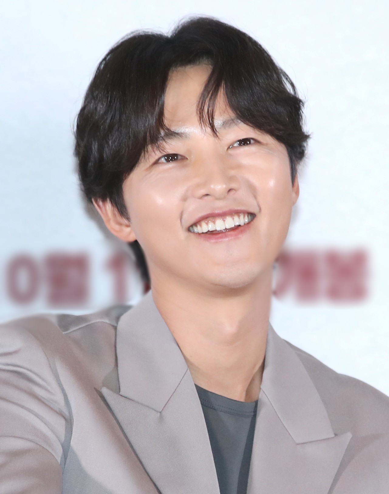 송중기 지난해 결혼+득남 겹경사 이후 반가운 소식 전해져