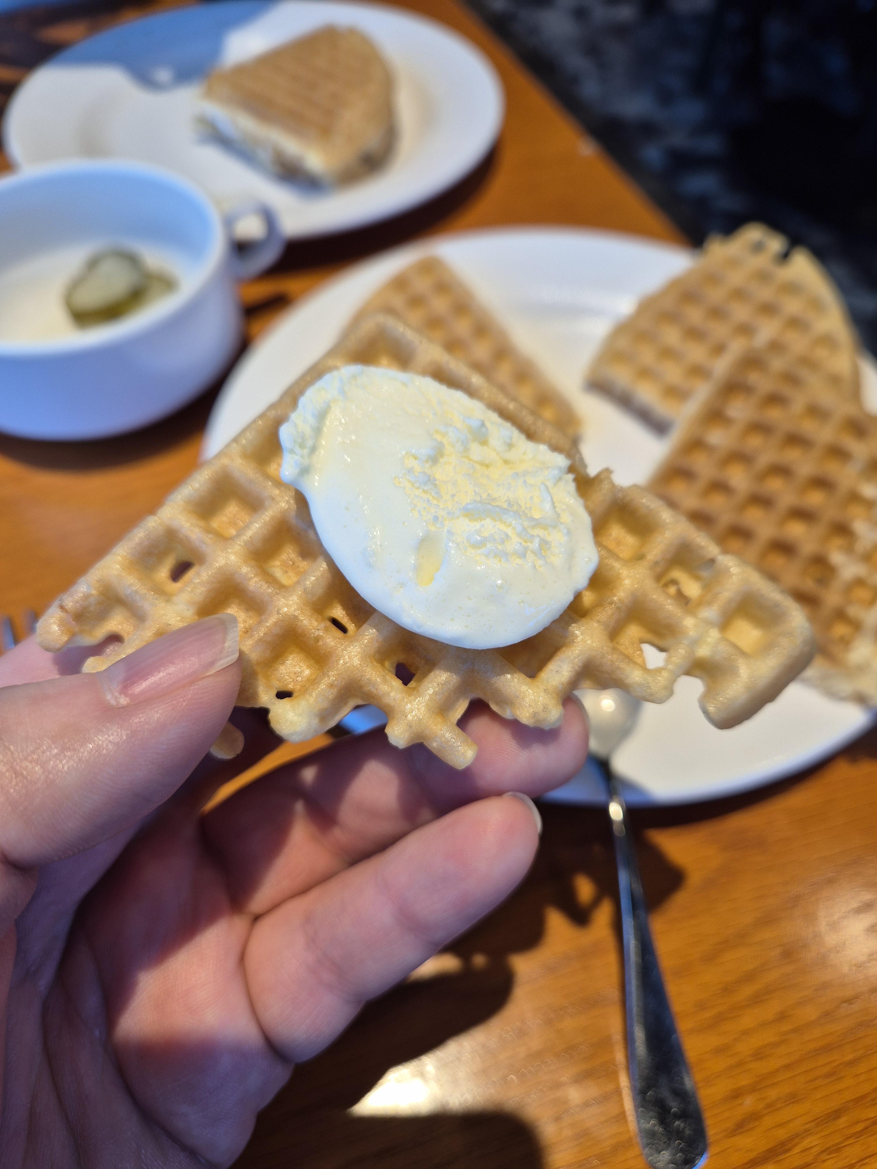 대전 피자몰 후식 와플 + 바닐라 아이스크림