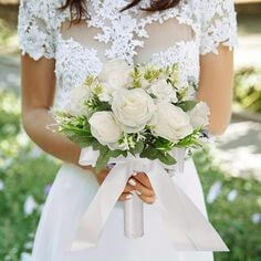 친구가-결혼하는-꿈-부케를-들고있는-신부