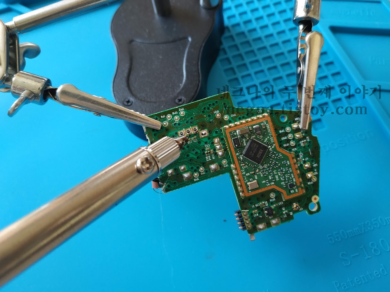 디솔더링 하는 방법을 소개합니다.