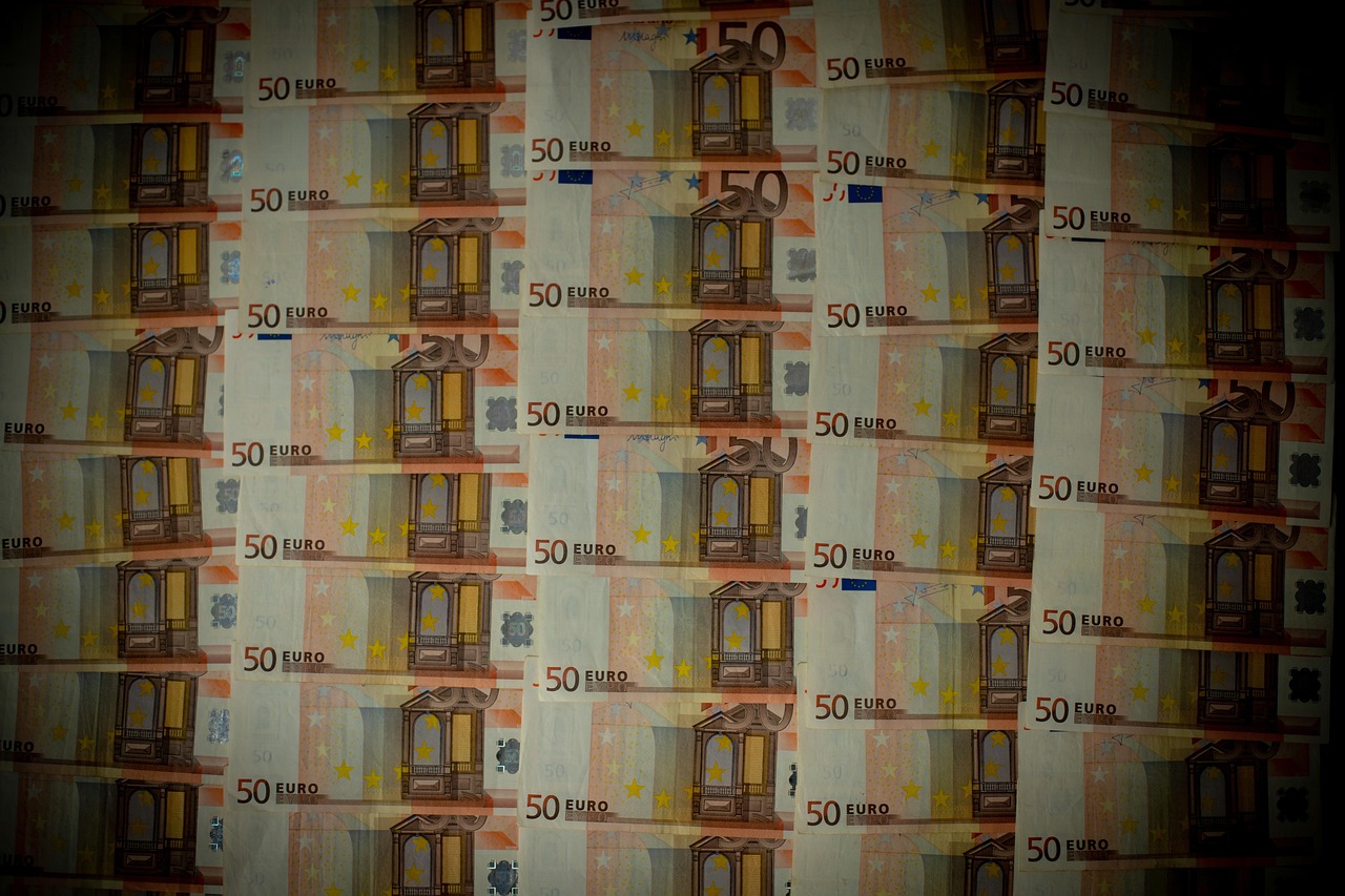 학자금대출, 무이자 대출, 취업후상환, 일반상환, 신용등급 영향, 중도상환수수료 없음, 정부지원금, 대학생 금융지원, 학자금 이자지원, 생활비 대출