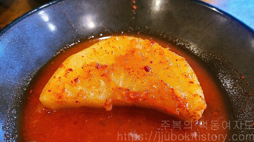 할머니-추어탕-밑반찬-깍두기