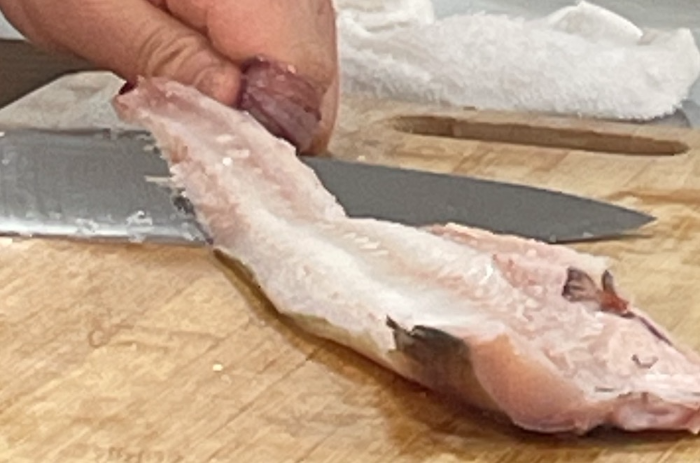 한식조리기능사 실기시험 준비 - 생선전 - 껍질 벗기기