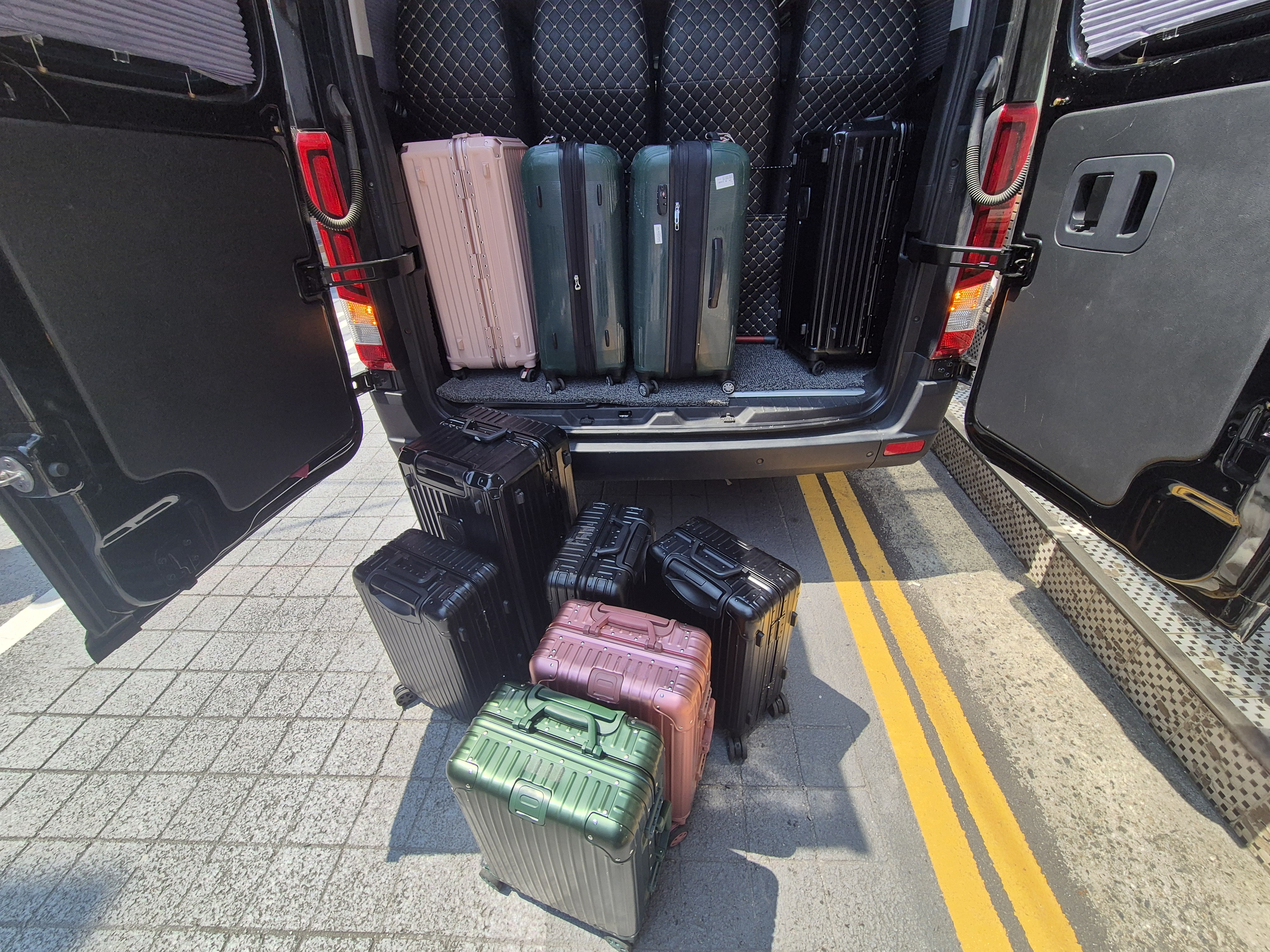 Private van for family travel in Seoul