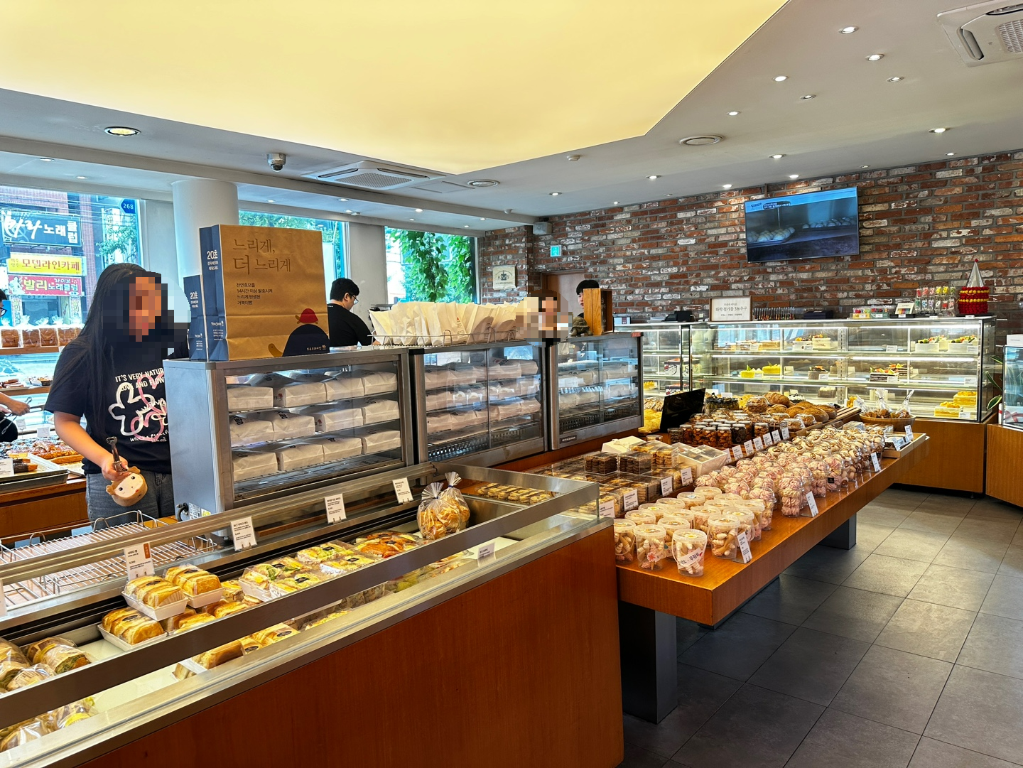 뚜쥬르과자점 성정점 매장내부