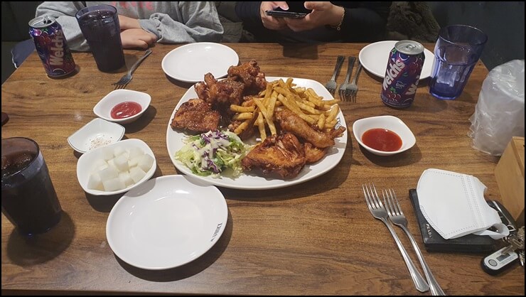 다겐닭스치킨-한마리-반